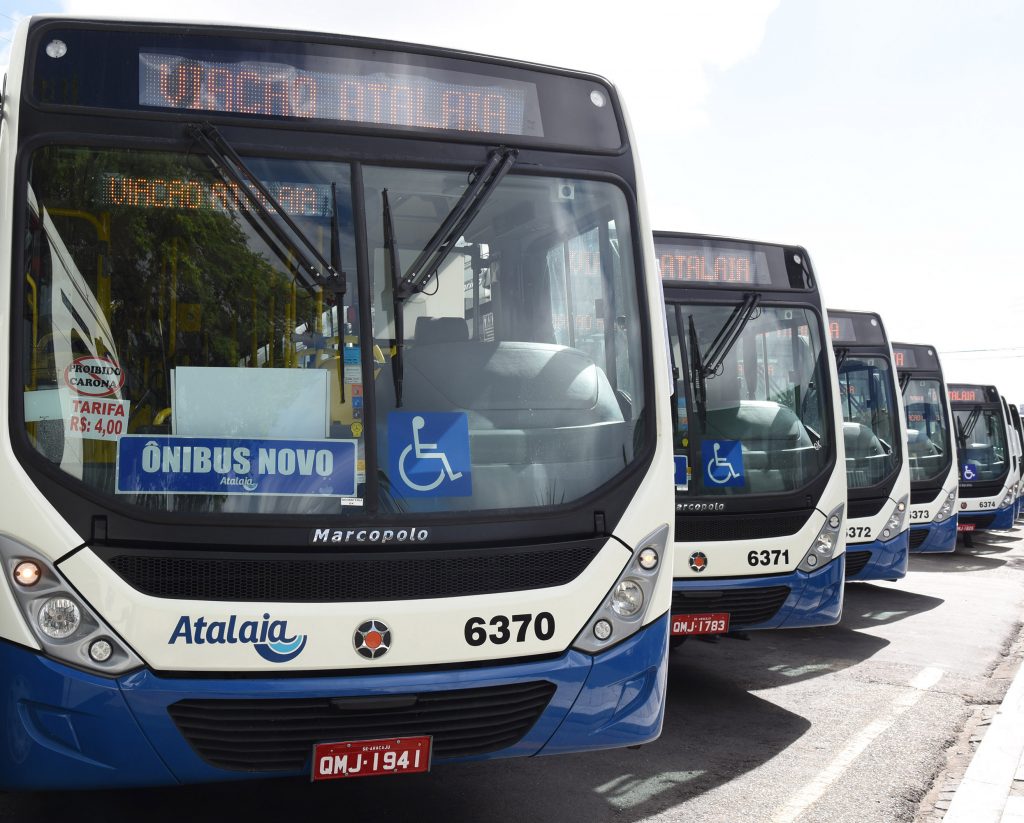 Empresas de ônibus e Prefeitura de Aracaju entregam mais vinte e seis ônibus à população