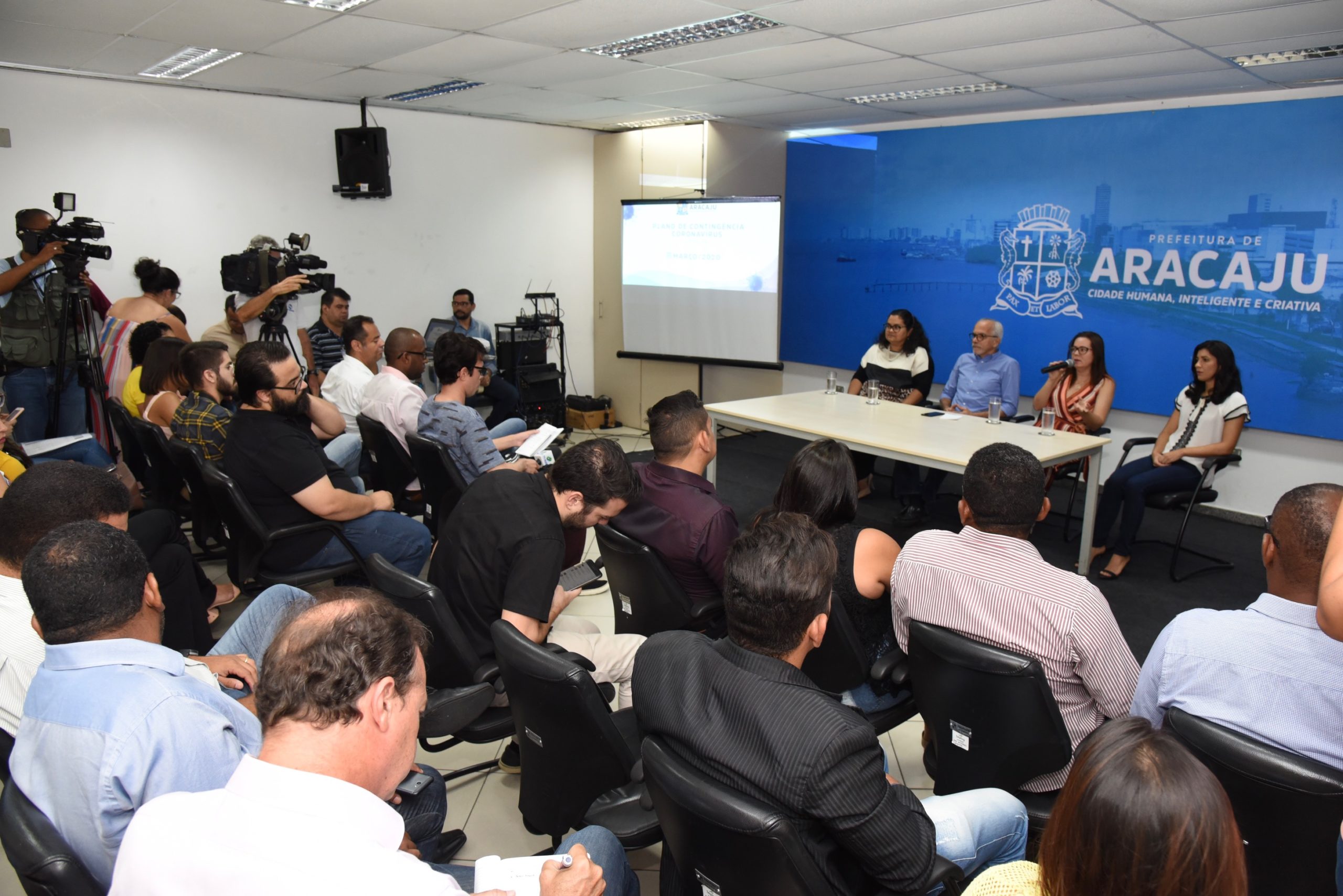Prefeito e secretária apresentam Plano de Contingência para o coronavírus em Aracaju