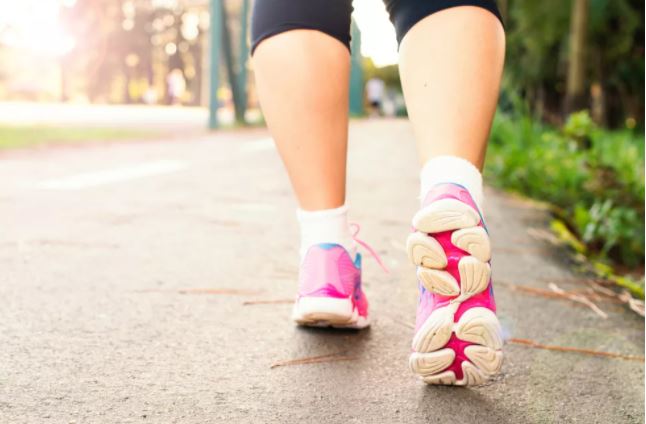 Como obter mais benefícios para a saúde na sua caminhada diária