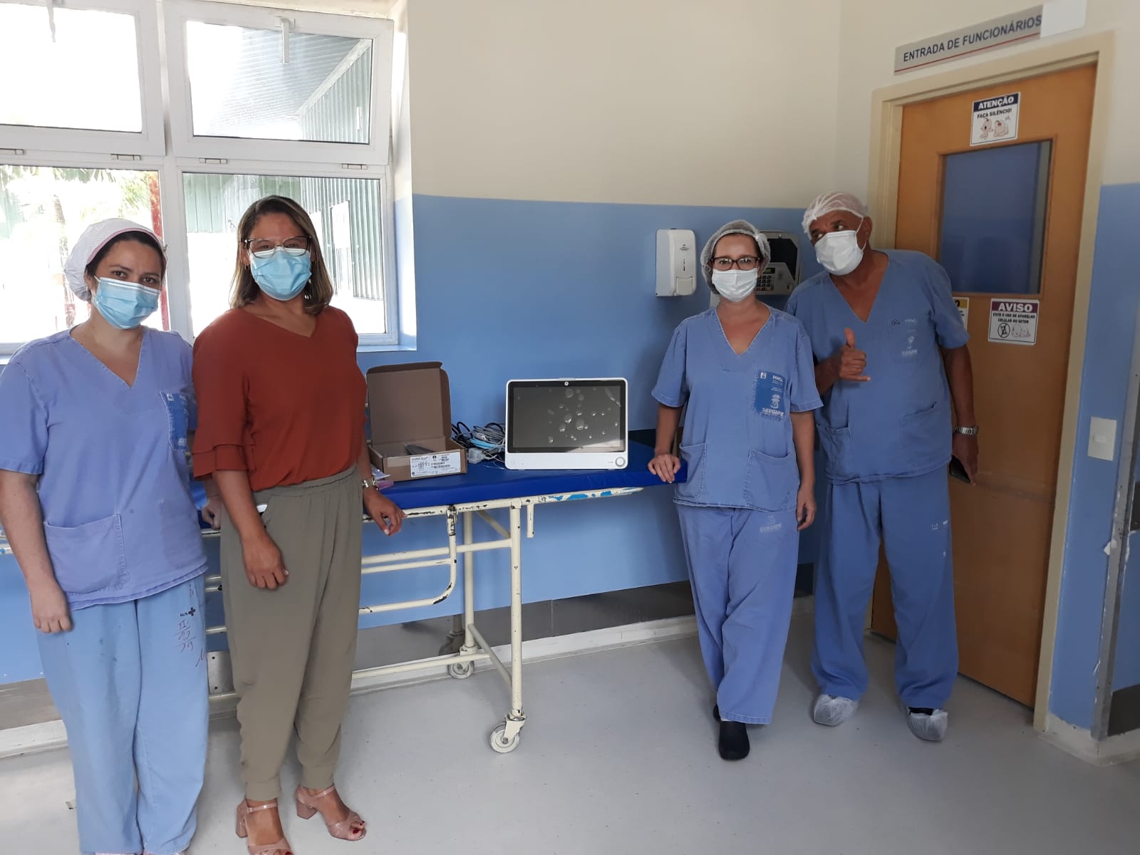 Coopanest-SE faz doação de monitor à Maternidade N. Sra. De Lourdes para cirurgias em recém-nascidos