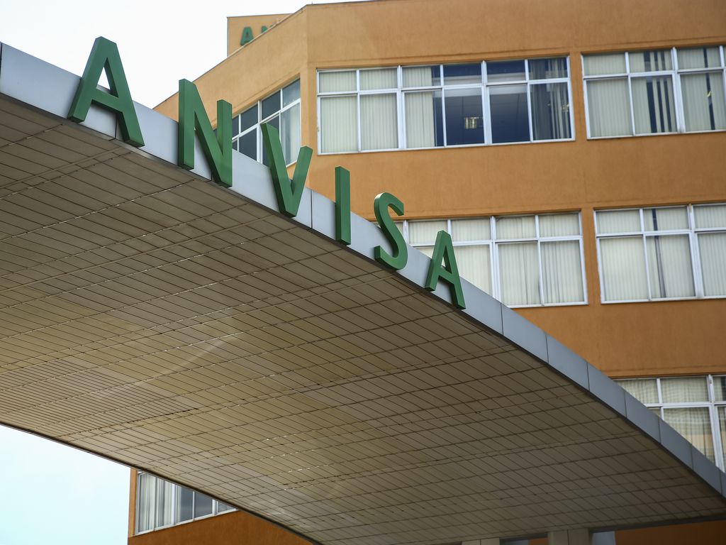 Anvisa recebe pedido da Pfizer para inclusão de terceira dose na bula