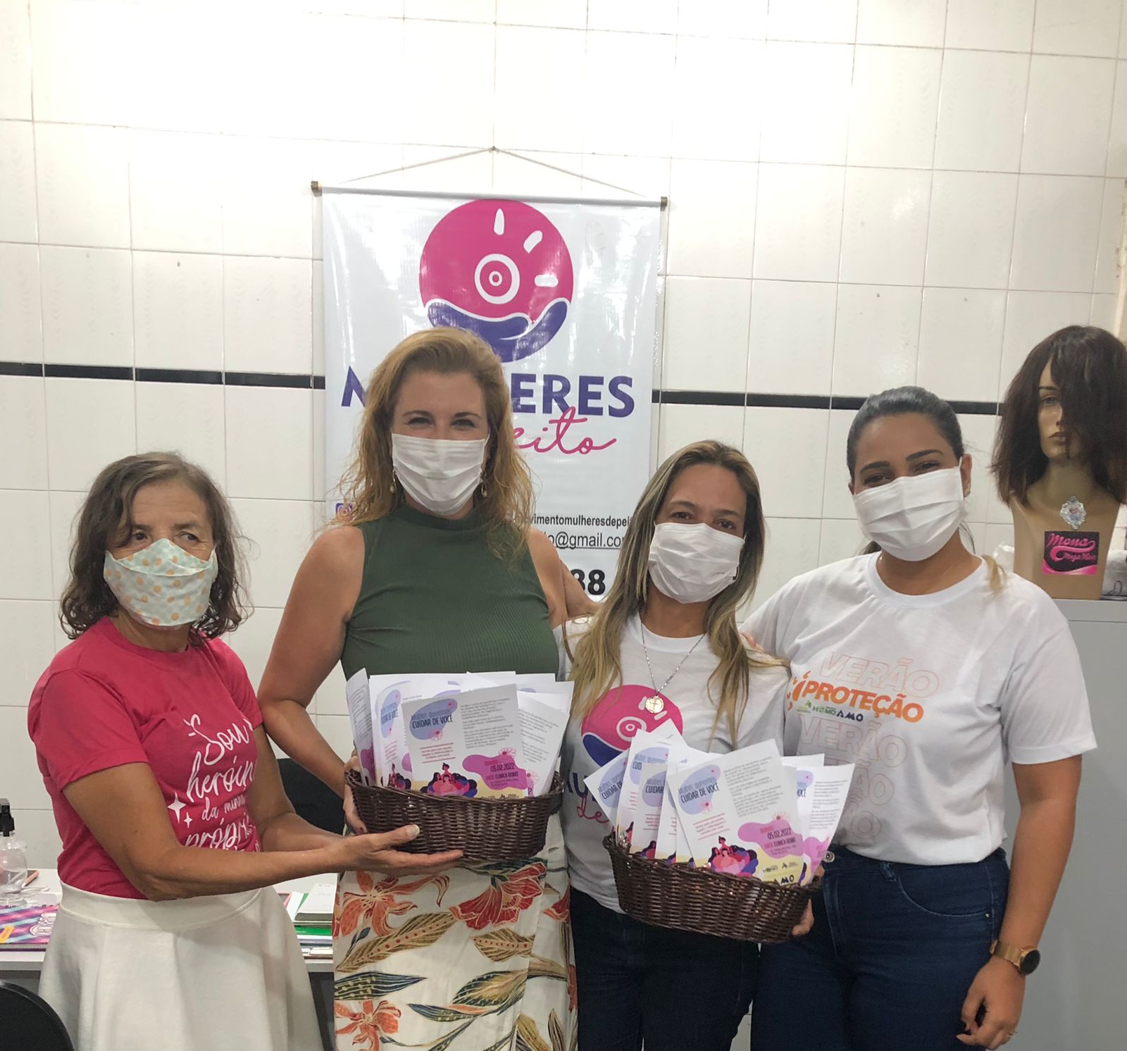 Dia da Mamografia: Grupo Mulheres de Peito recebe vouchers para realização do exame