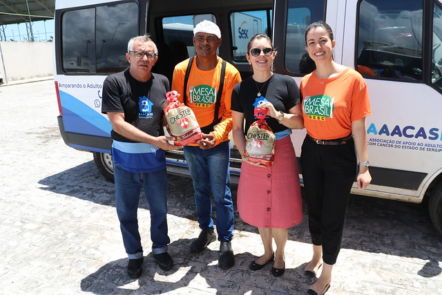Mesa Brasil e BRF entregam cinco mil chesters