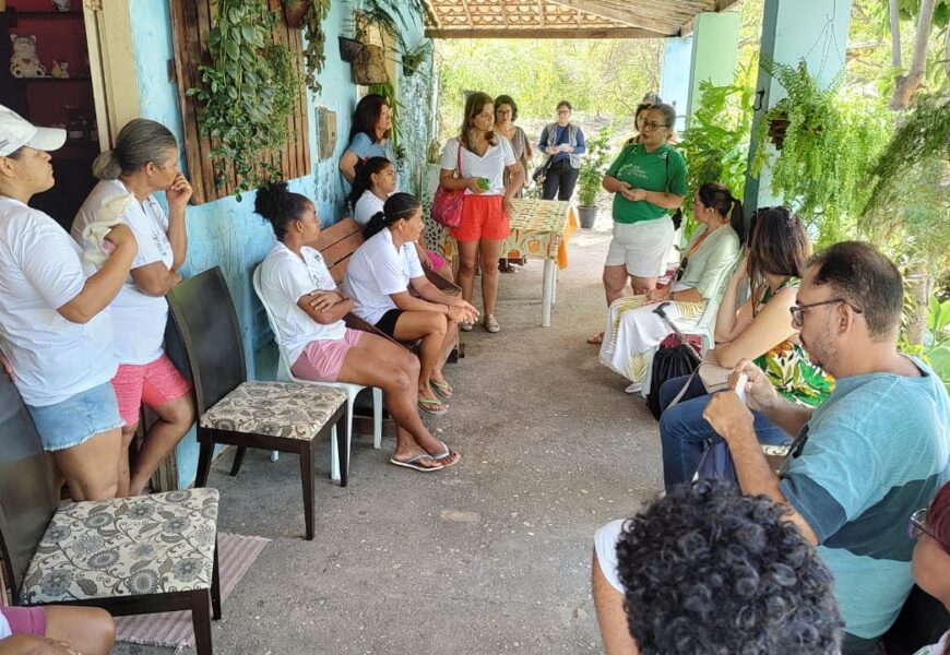 Catadoras de mangaba do litoral sul sergipano mudam de vida, organizadas em associações