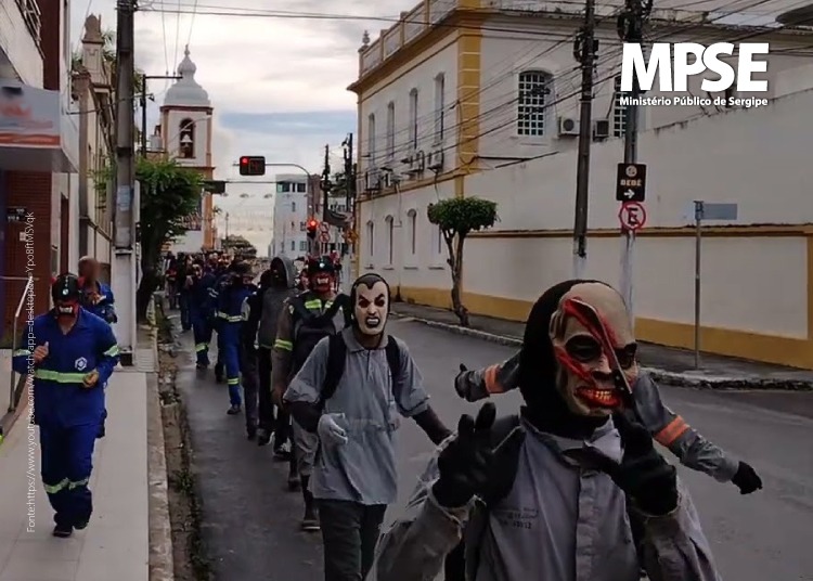 Carnaval: MP recomenda proibição de adereço que cubra o rosto do folião em local público Carnaval: MP recomenda proibição de adereço que cubra o rosto do folião em local público