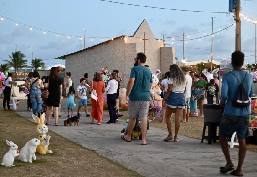 Vila da Páscoa Iluminada aquece setor hoteleiro na Orla da Atalaia Vila da Páscoa Iluminada aquece setor hoteleiro na Orla da Atalaia