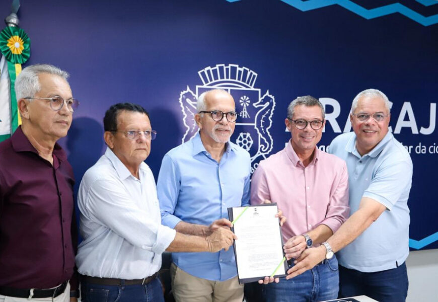 Governador assina isenção de ICMS para empresas de ônibus da região metropolitana de Aracaju
