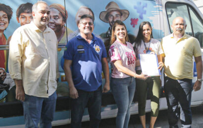 Termo de Cooperação mútua entre secretarias entrega veículo adaptado para pessoas com deficiência em Sergipe