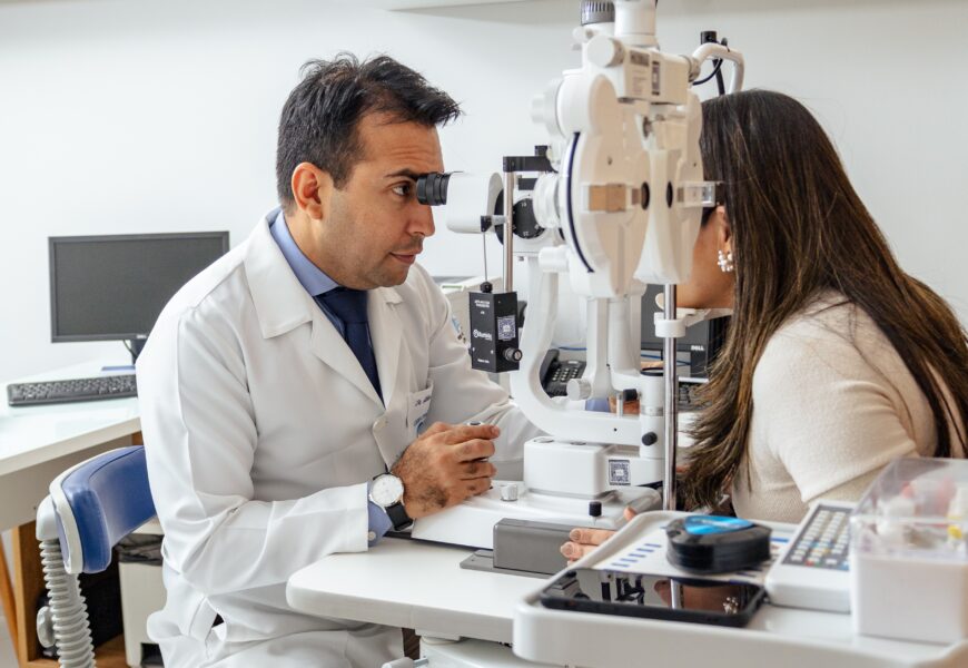 Especialista destaca cuidados essenciais para proteger os olhos no verão