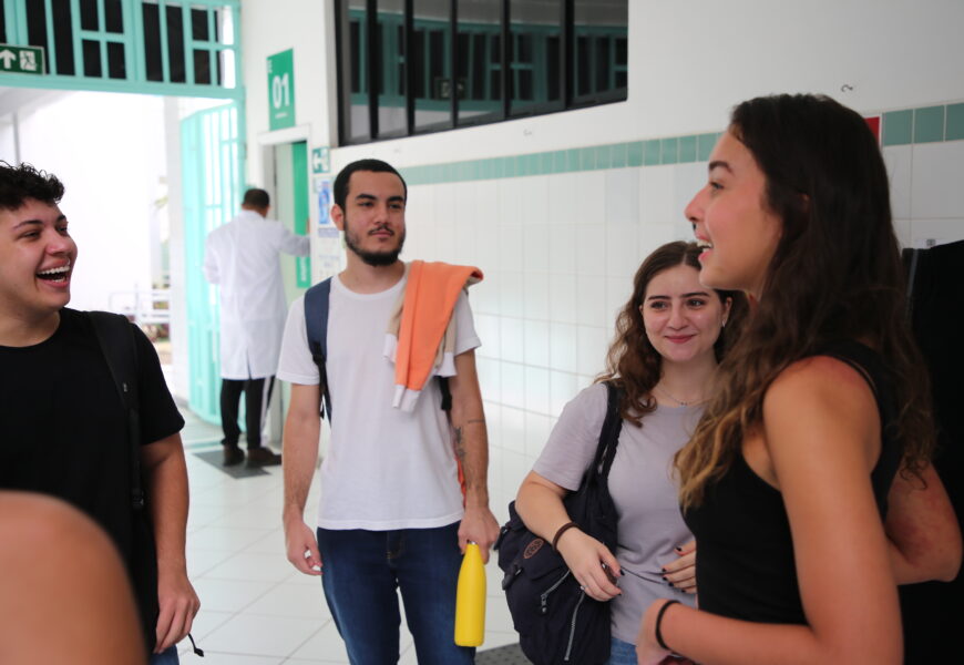 Comportamento: Como a timidez ou a extroversão podem influir na comunicação com as pessoas