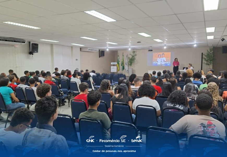 Jovens dos cursos de aprendizagem são recepcionados no Senac SE Jovens dos cursos de aprendizagem são recepcionados no Senac SE