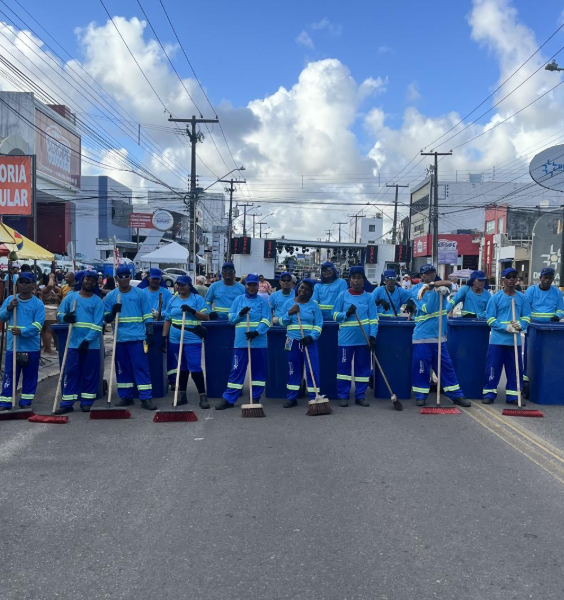 Bloco da Limpeza: Prefeitura recolhe 15 toneladas de resíduos durante a tradicional festa carnavalesca do Rasgadinho