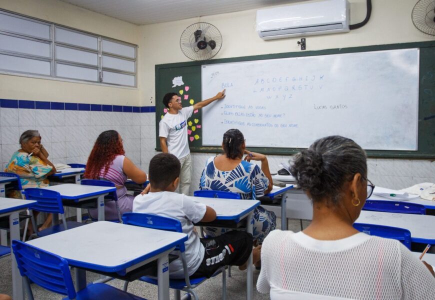 GOVERNO DE SERGIPE PREPARA MATRÍCULAS PARA EDUCAÇÃO DE JOVENS E ADULTOS NO SEGUNDO SEMESTRE DE 2025