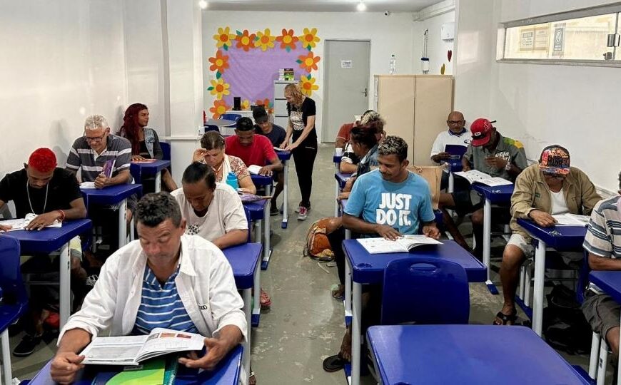 Centro POP inicia aulas de alfabetização para população em situação de rua em Aracaju