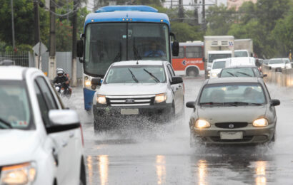 Detran/SE orienta condutores sobre cuidados no trânsito em dias de chuva