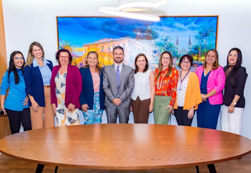 SerMulher participa de reunião sobre Projeto de Lei de reeducação de autores de violência contra a mulher SerMulher participa de reunião sobre Projeto de Lei de reeducação de autores de violência contra a mulher