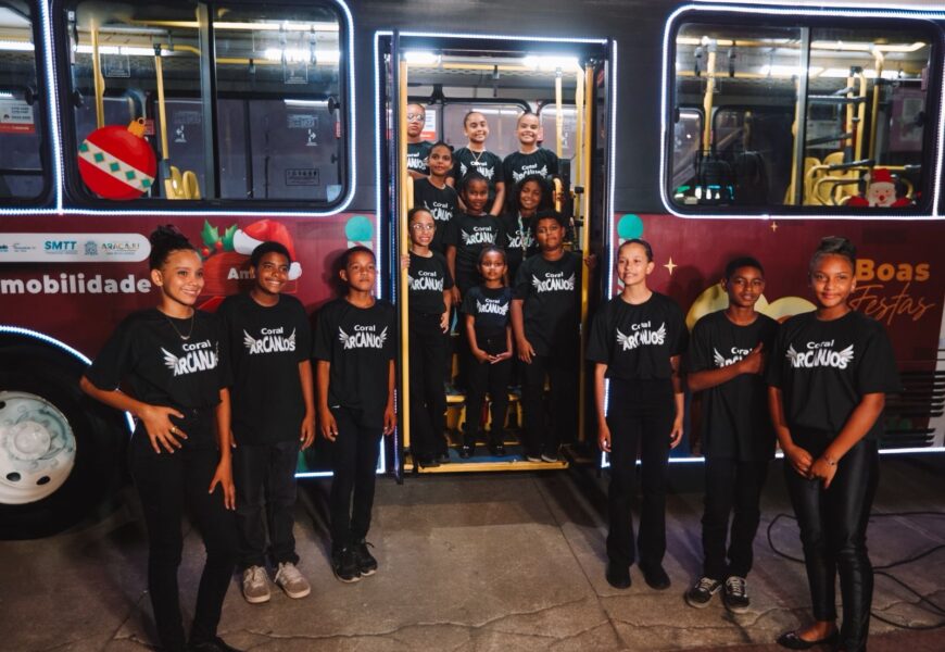 Natal com Mobilidade: setor de transporte público entrega ônibus natalinos e promove doação de sangue na Praça Fausto Cardoso Natal com Mobilidade: setor de transporte público entrega ônibus natalinos e promove doação de sangue na Praça Fausto Cardoso