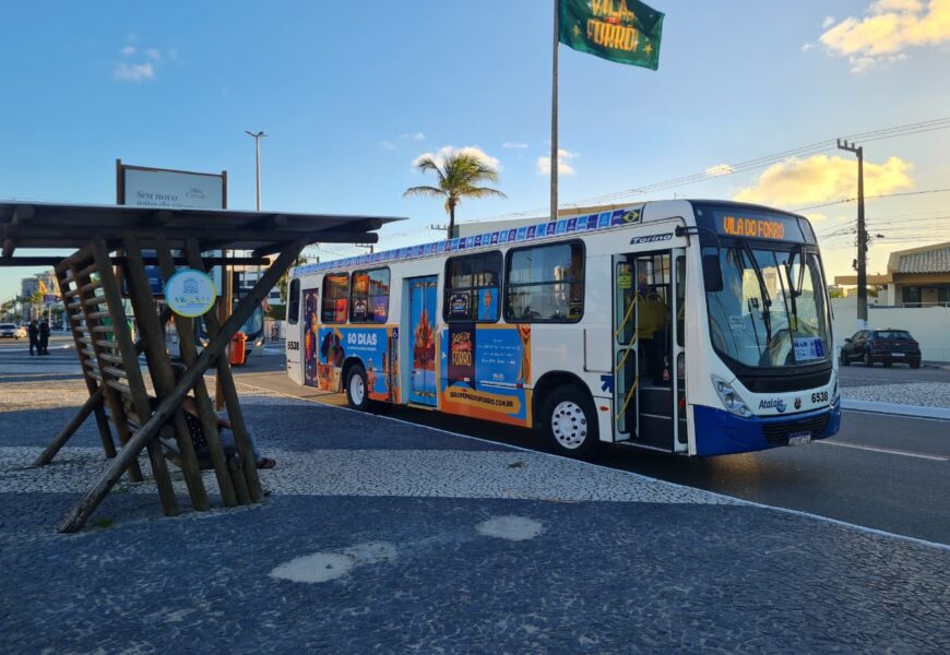 Passageiros do transporte público podem acompanhar linhas especiais no Cittamobi e recarregar o Mais Aracaju no Arraiá do Povo