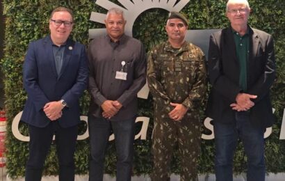 Visita de cortesia reforça parceria entre Coopanest-SE, Saese e Exército Brasileiro