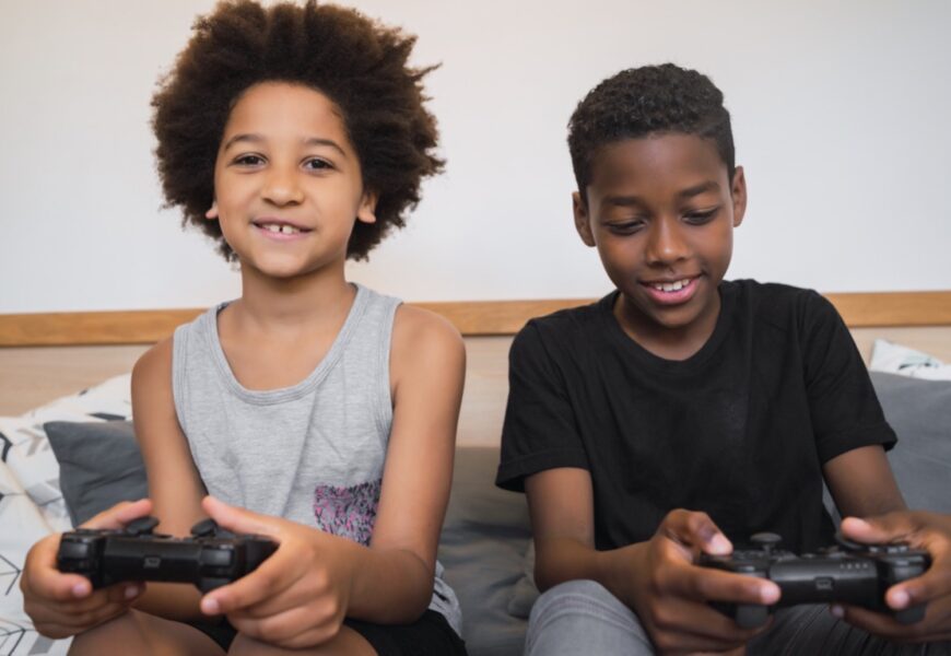 Excesso de jogos digitais pode impactar as funções cognitivas  e socioemocionais, alerta professora